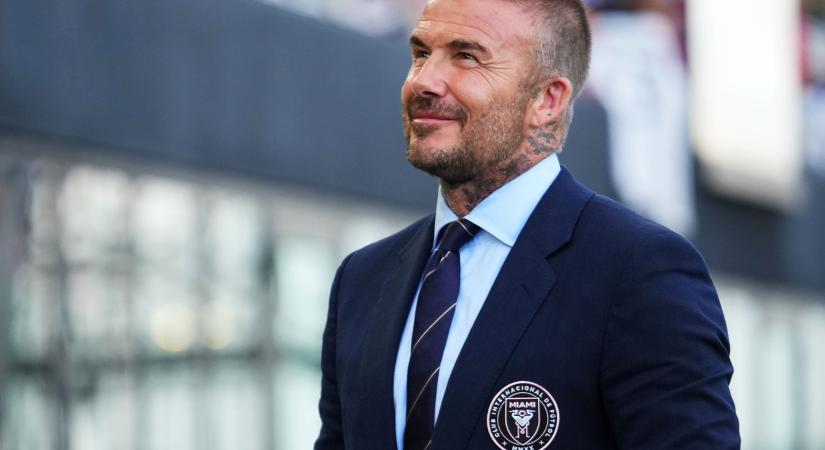 Még jó, hogy az internet nem felejt! David Beckham ’90-es évekbeli frizurái feldobják a te napodat is