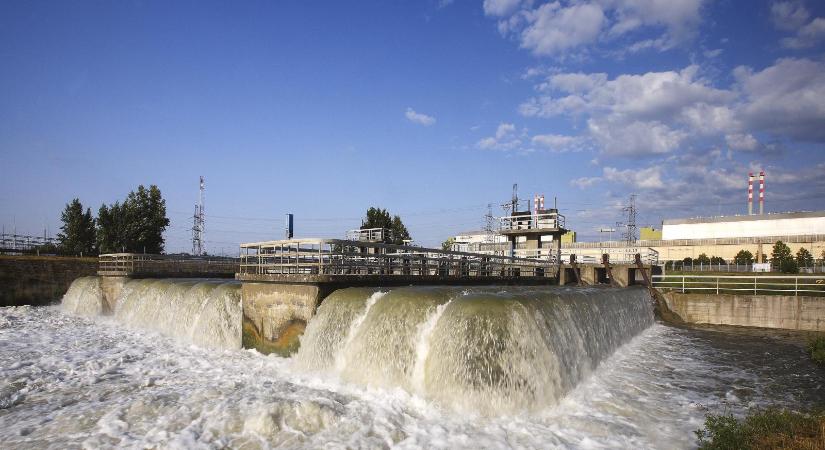 Nem volt természetvédelmi szakértő a testületben, amely arról döntött, hogy a Paksi Atomerőmű akár 32 Celsius-fokig melegíthesse a Dunát