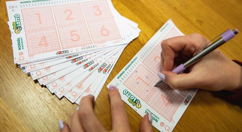 Tovább gyűlik a nyeremény – már 4 milliárdot kaszálhatunk az ötöslottón!