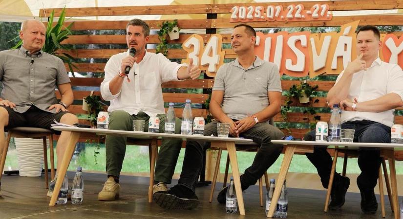 Házhoz mentek a pofonért: Kocsis Máté hidegvérrel osztotta ki a Telexet és 444-et (VIDEÓ)