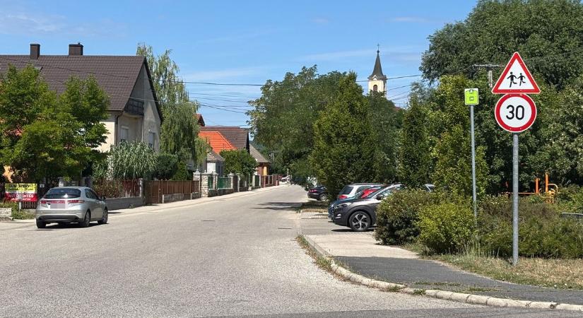 Aggódik az ápolónő: csúnyán megsérülhetnek az utcában rollerrel száguldozó gyerekek