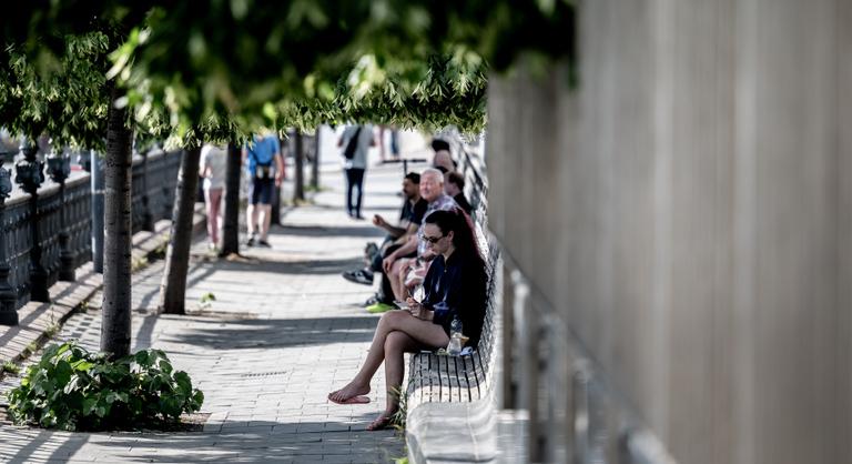 Pénteken még napos, szombattól érkezik a szeles, esős idő