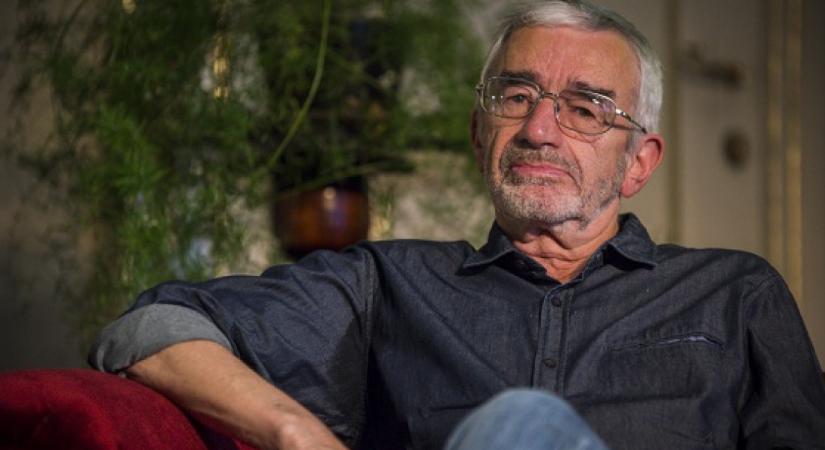 „Egy élet mindig egész, és valami mindig hiányzik is belőle” – Átadták a Kriterion-koszorút Bodor Ádámnak
