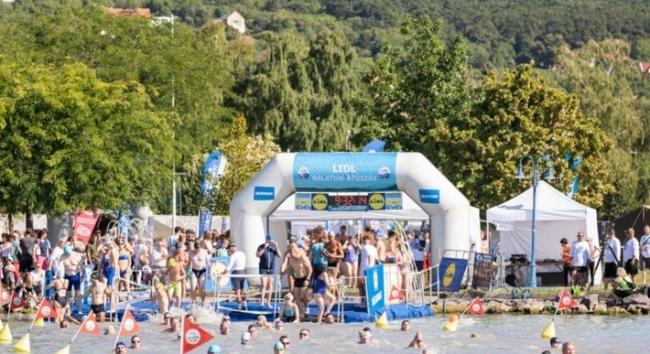 Elmarad a hétvégi Balaton-átúszás – Itt a friss időpont