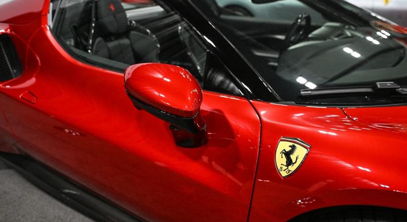 Lamborghiniről vagy Ferrariról álmodoznak a magyarok? A keresések alapján egyértelmű a győztes