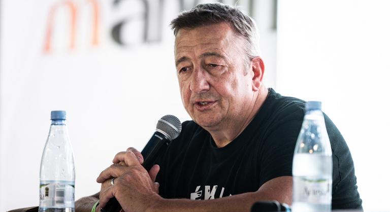 Bayer Zsolt: Magyar Peti tényleg zseni, csinál három táncmozdulatot a csónakban, és mindenki kétszer elélvezett rajta