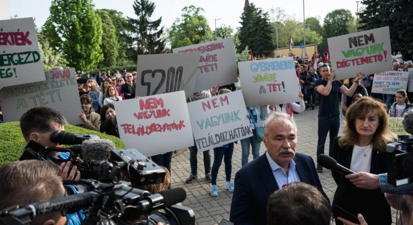 A dögtemető miatt kormányzati támogatást ígértek Bábolnának, Nagy István szerint semmi nem lesz belőle