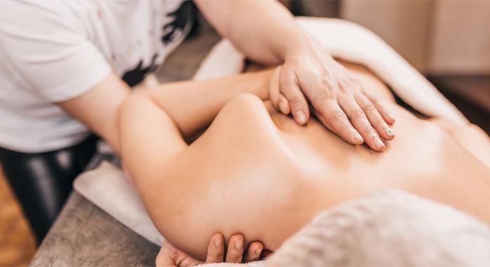 Csontkovács, manuálterapeuta, kiropraktőr – Melyik mit tud?