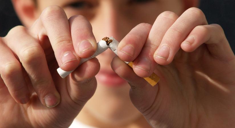 1000 forinttal kellene drágítani a cigarettákat Brüsszel miatt