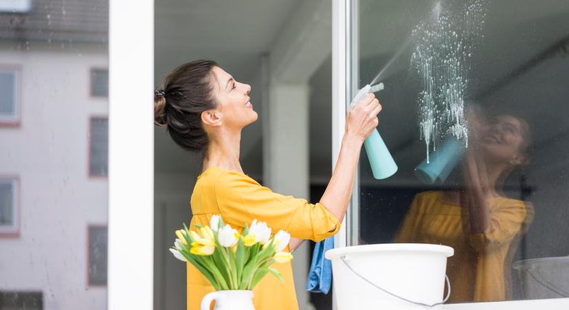 Ettől az olcsó hozzávalótól lesz ragyogó és csíkmentes az ablak 10 perc alatt