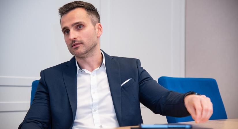 Vámháború, zuhanó dollár és AI-őrület – mihez kezdjen egy magyar kisbefektető?