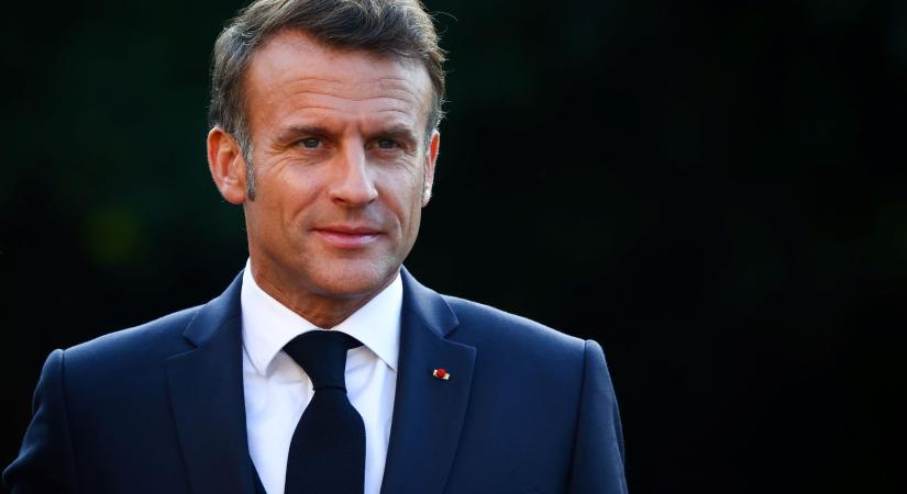 Emmanuel Macron őrülten sármos volt már fiatalon is – ha meglátod, azonnal leesik az állad