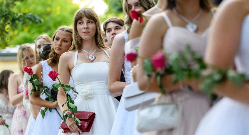 Rekordszámú bálozót várnak a 200. balatonfüredi Anna-bálra