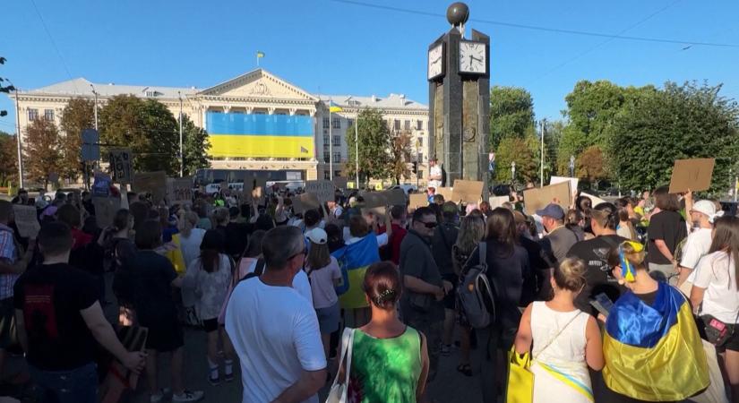 Napindító – Zelenszkij új törvényjavaslattal próbálja csillapítani a korrupcióellenes botrányt  videó