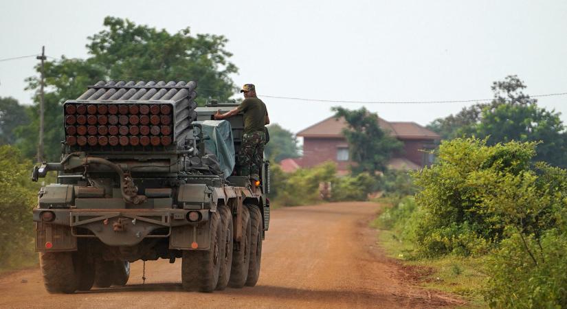 Több mint 130 ezer ember menekült el a kambodzsai határvidékről Thaiföldön
