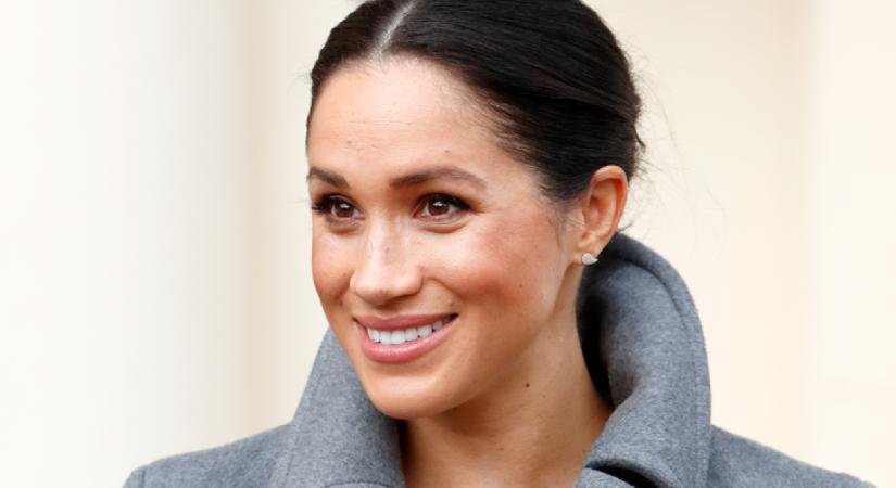 Meghan fütyült az alapszabályra: tilos lett volna így öltöznie