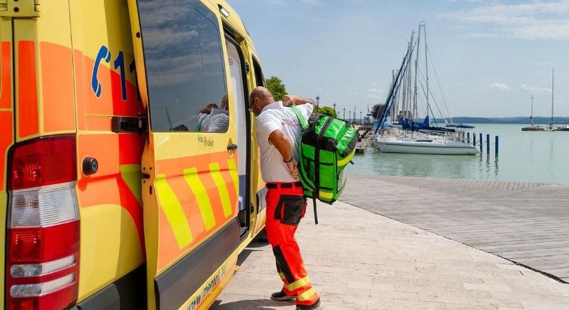 Elképesztő életmentés a Balatonnál, együtt küzdött a mentősökkel a nyaraló orvosigazgató