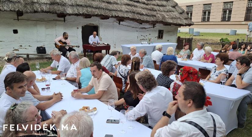 Fórum és borséta nyitotta meg a 30. Palóc Búcsú és Folkesztivál rendezvényfolyamot