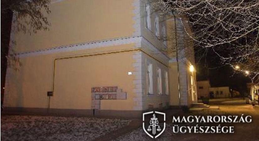 Halálra verte élettársát, majd magára hagyta a gyerekeket a holttesttel