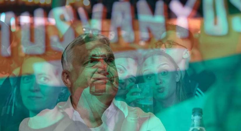 Tusványos 2025 – Punnany Massif – Népszabadságos póló – áthúzott KDNP-logó