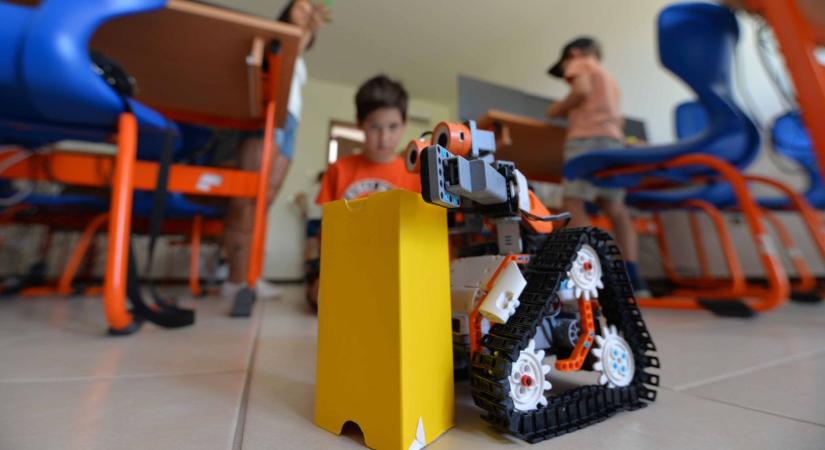 Techkaland a nyár közepén, ilyen volt a robotikatábor Mórahalmon – galériával, videóval