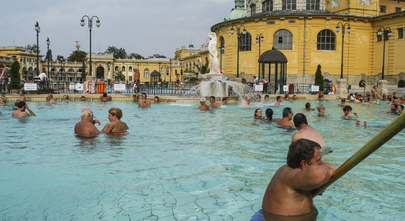 Kitiltják a gyerekeket két fürdőből, jó okkal
