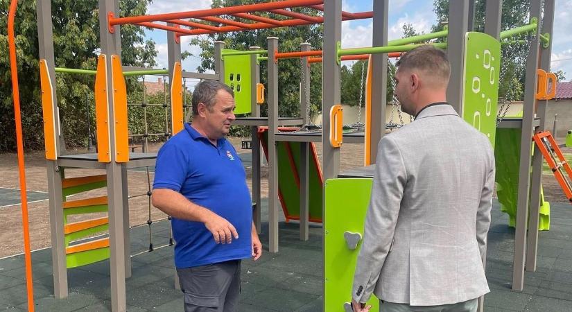 Felújították a jászkunsági település központi játszóterét