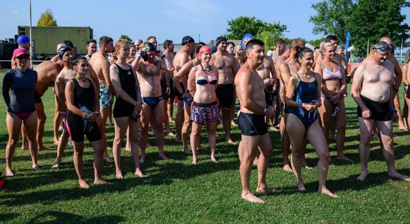 Steigervald Krisztián is készül – halasztják a Balaton-átúszást