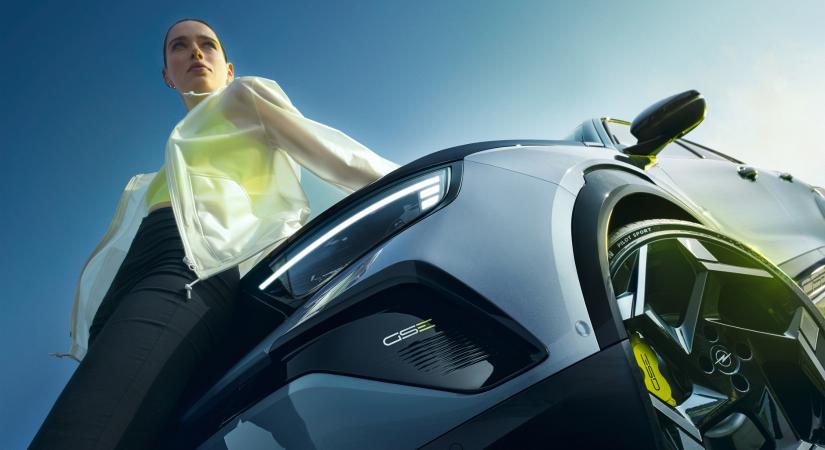Bemutatkozik a leggyorsabb teljesen elektromos Opel: a lenyűgöző Opel Mokka GSE