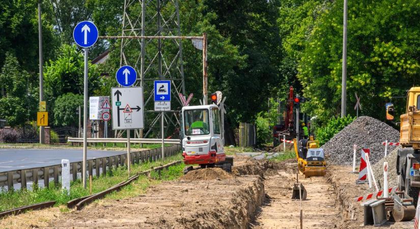 Debrecen forgalmas csomópontjánál változik a forgalmi rend hétfőtől