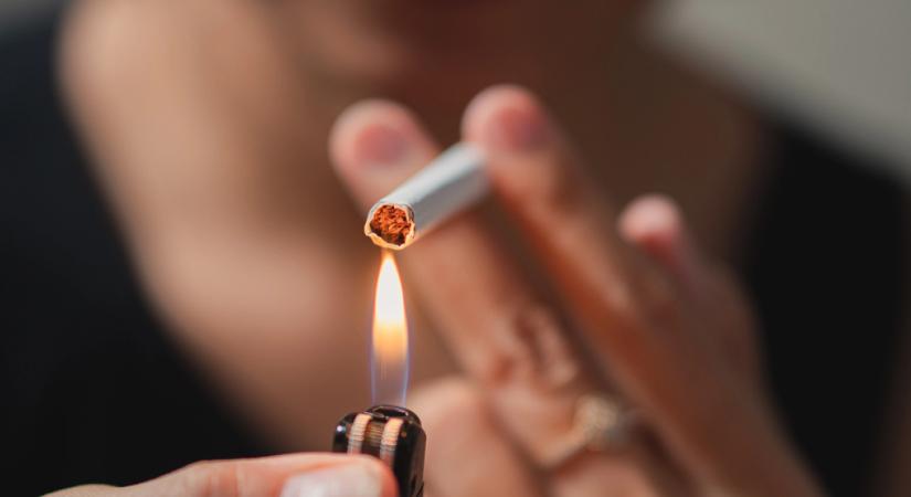 Szívhatják a fogukat a dohányosok: brutálisan megdrágulhat a cigaretta