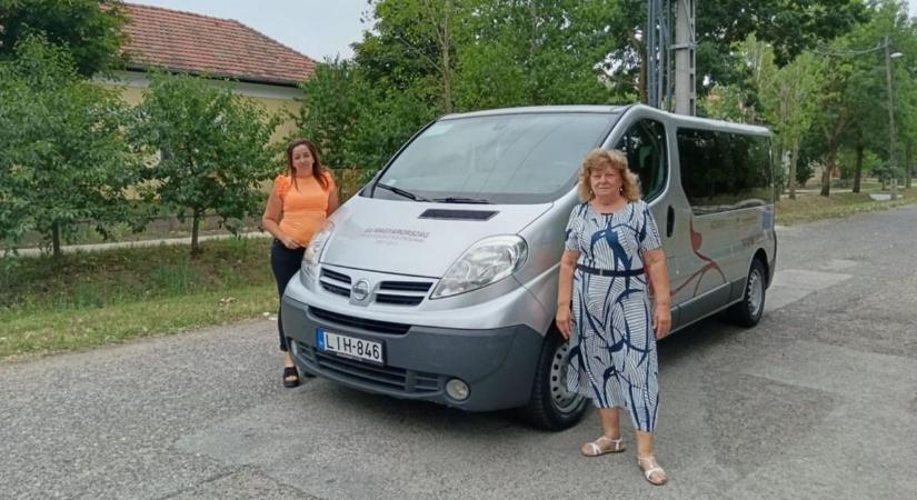Kisbuszt vettek, hogy segítsék az időseket