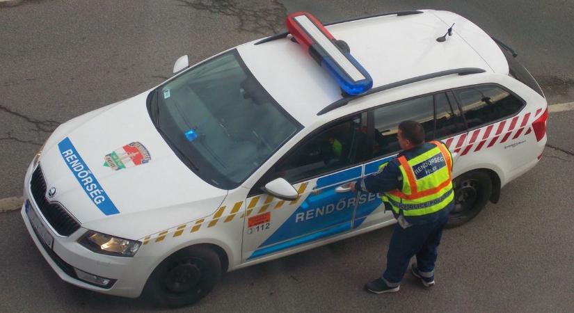 Szörnyű hír érkezett: a nyílt utcán támadtak meg egy sétáló embert Egerben