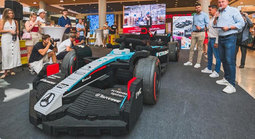 Megnézheted testközelből a Lego életnagyságú Formula–1-es autóját