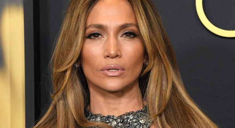 Jennifer Lopez smink nélkül mutatta meg magát – simán letagadhatna 15 évet, olyan gyönyörű!