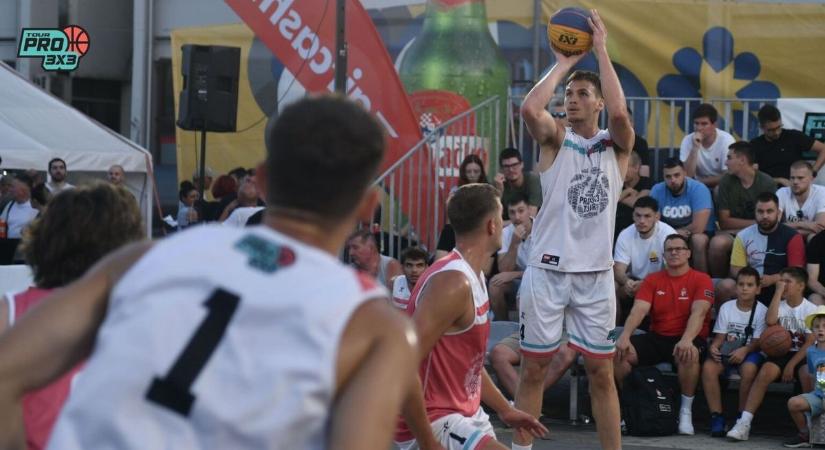 Újra győztes csapat tagja volt a Blue Sharks kosarasa