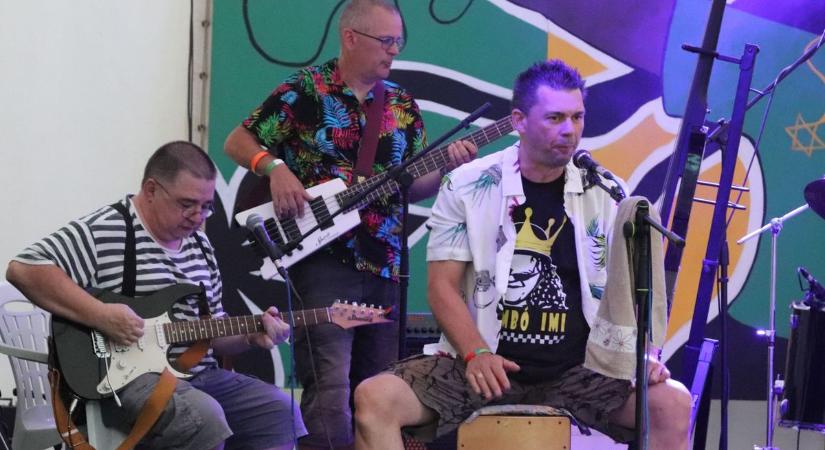 Lakiteleken ünnepel a hazai reggae-közösség, jamaicai sztárok érkeztek a Tisza-partra