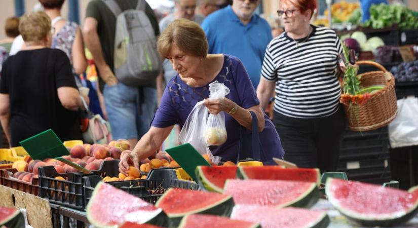 Nem drágul tovább: olcsóbb dinnyék között vágyakozva szemeztünk a csemegekukoricával