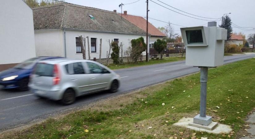 Trükkös radarok lesnek a körforgalomban, repkednek a bírságok