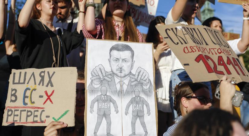Meghátrált Zelenszkij, új törvényjavaslatot nyújtott be a kormány az antikorrupciós szervezetekről  videó