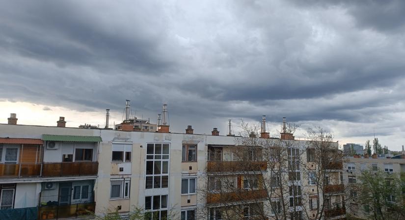Zivatar, jégeső és villámárvíz is várható szombaton