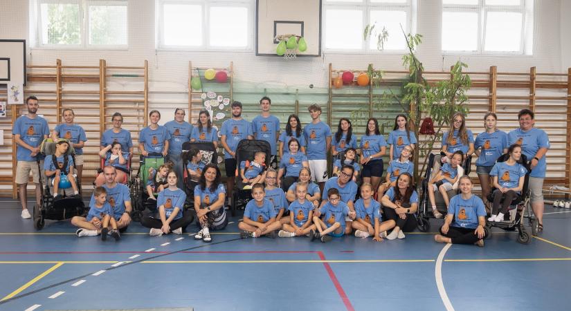 Pom-Pom nyomában a kacifántos táborban
