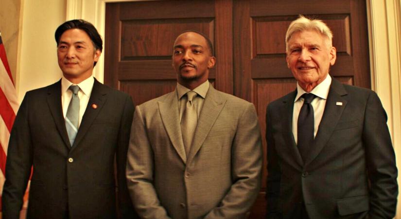 Anthony Mackie azzal viccelődött, hogy ő az a színész, aki minden fehér fickóból Oscar- és Emmy-jelöltet csinál