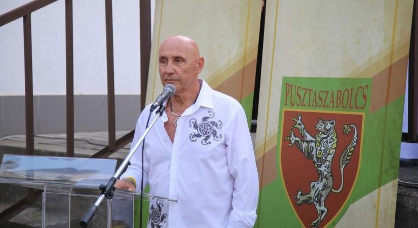 Az Edda fiatalon elhunyt gitárosára emlékeztek Pusztaszabolcson