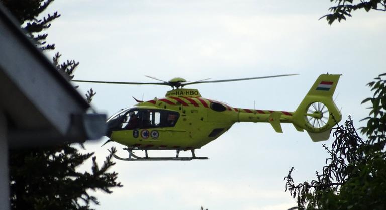 Mentőhelikoptert riasztottak a Balatonhoz, de rohamkocsi is érkezett a helyszínre