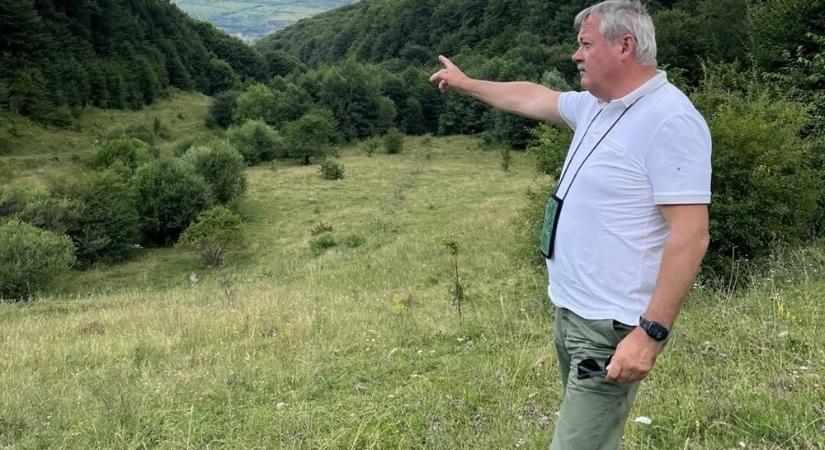 V.Németh Zsolt nagyon elszomorodott a parajdi sóbánya látványától, de azt a mai napig nem tudjuk, hogy mit szól a nagykölkedi illegális gumihegyhez