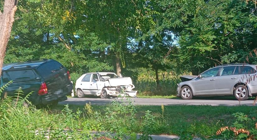 Szörnyű baleset Hodásznál – Két autó rohant egymásba