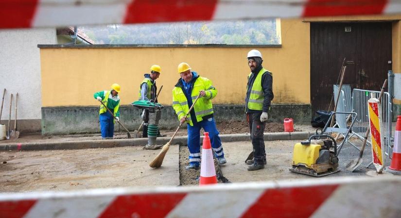 Figyelem! Teljes útzár jön Pécs belvárosában