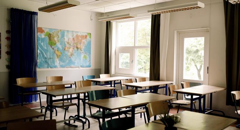 Szexuális predátorok az iskolákban: hatalommal visszaélő tanárok és az elhallgatás rendszere