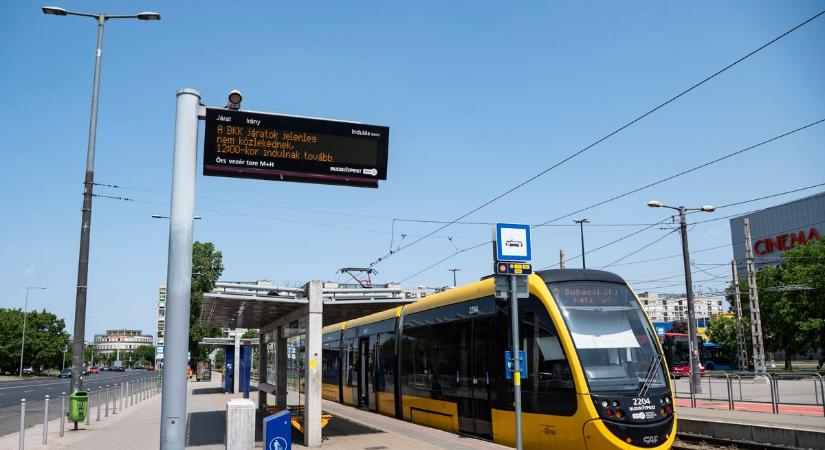 Szörnyű villamosbaleset Óbudán, lehalt a forgalom